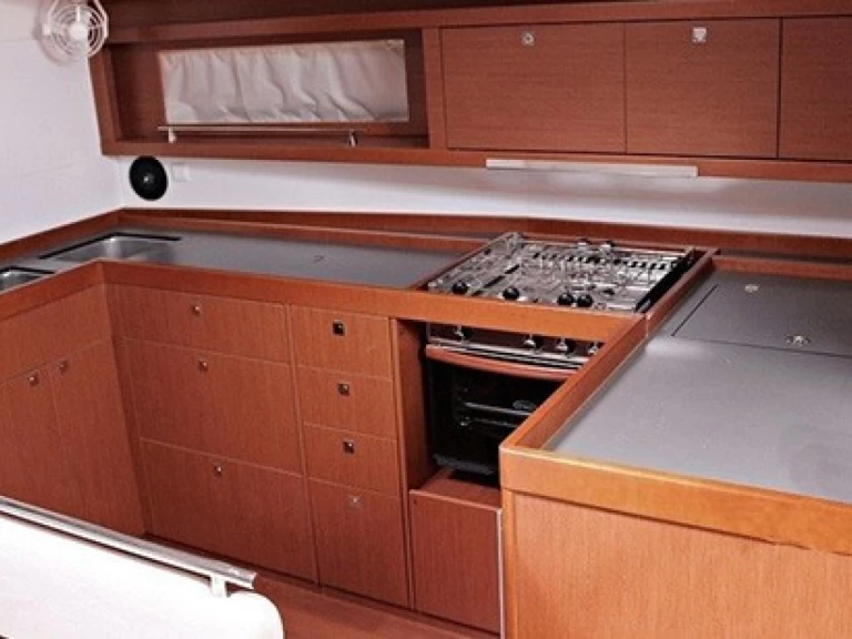 Wynajmij Żaglowiec z lub bez skippera Bénéteau w Lavrio