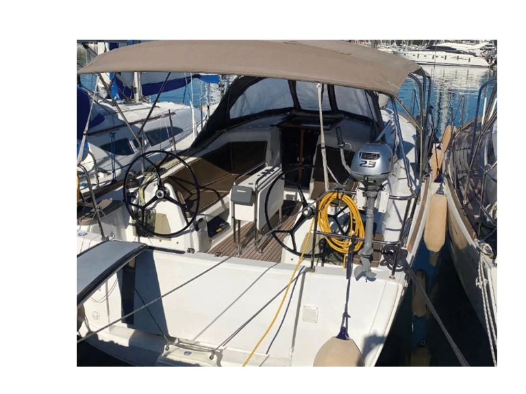 Wynajem Żaglowiec Jeanneau z patentem 