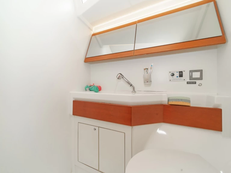 Wynajmij Żaglowiec z lub bez skippera Bénéteau w Alimos