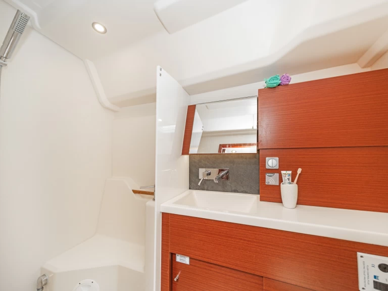 Wynajem Żaglowiec Hanse z patentem 