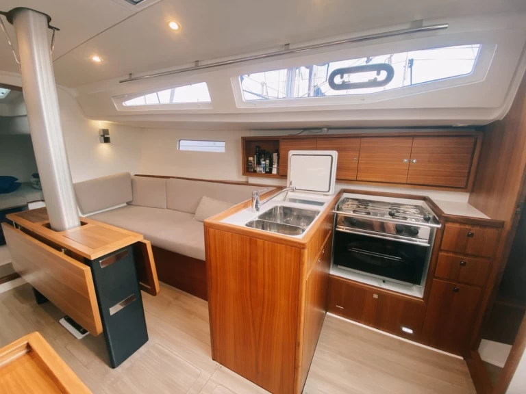 Wynajem Żaglowiec JBoats z patentem 