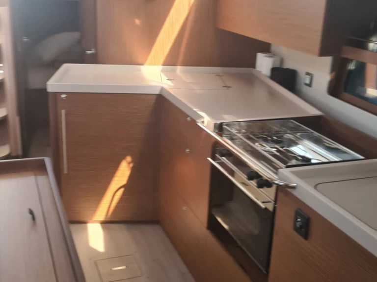 Żaglowiec do wynajmu w Golfo Aranci w najlepszej cenie