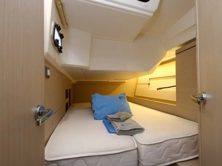 Wynajmij Bénéteau Oceanis 46.1 w Goecek