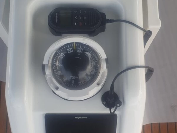 Wynajem Żaglowiec w Tropea - Jeanneau Sun Odyssey 410