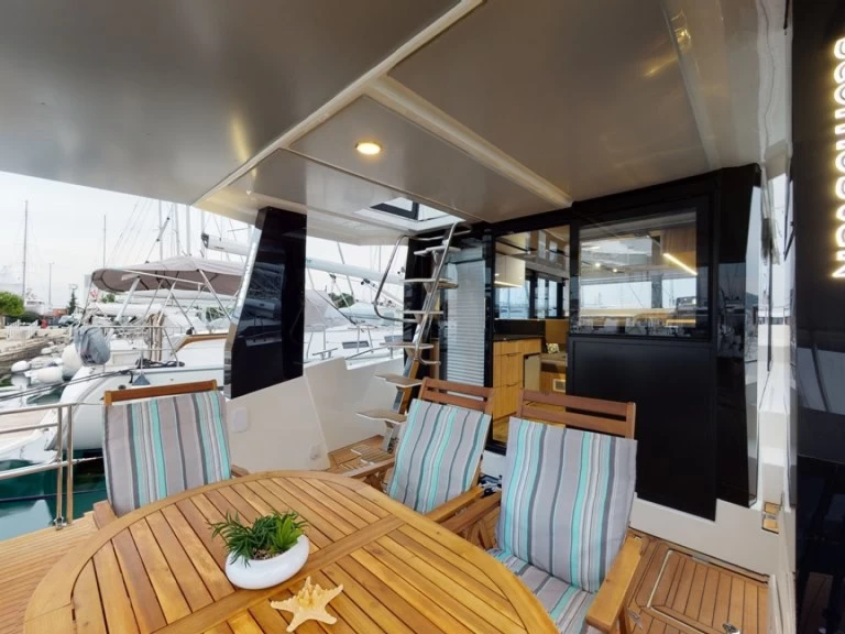 Wynajmij Luksusowy jacht z lub bez skippera Cobra Yachts w Trogir