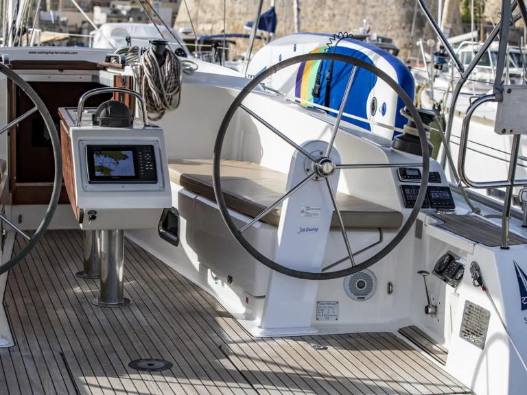 Wynajem łodzi Kalkara tanio Bavaria 41 Cruiser