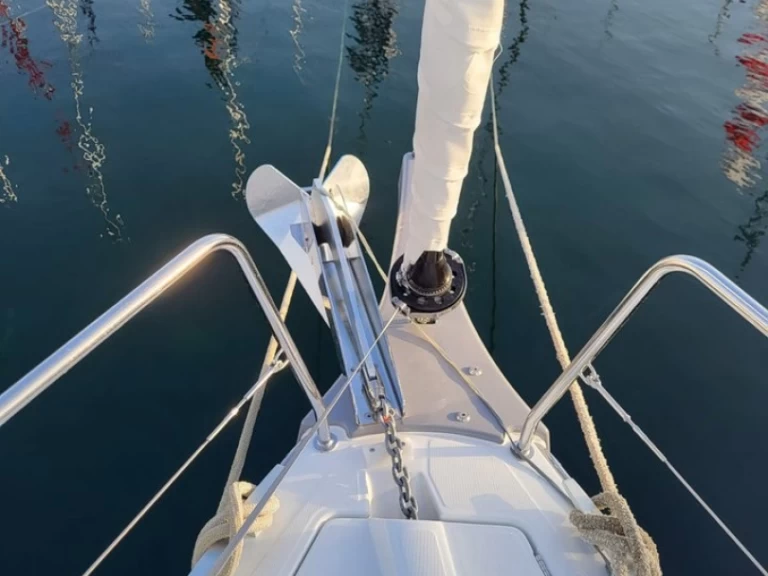 Bénéteau Oceanis 34.1 między profesjonalistami a osobami prywatnymi w Šimuni