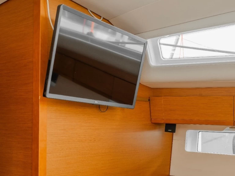 Wynajmij Żaglowiec z lub bez skippera Jeanneau w Alimos