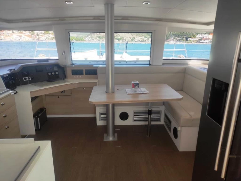 Wynajem Katamaran Bali z patentem 