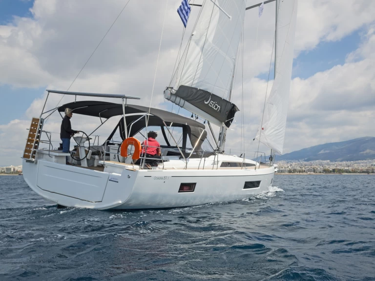 Wynajem Żaglowiec Bénéteau z patentem 