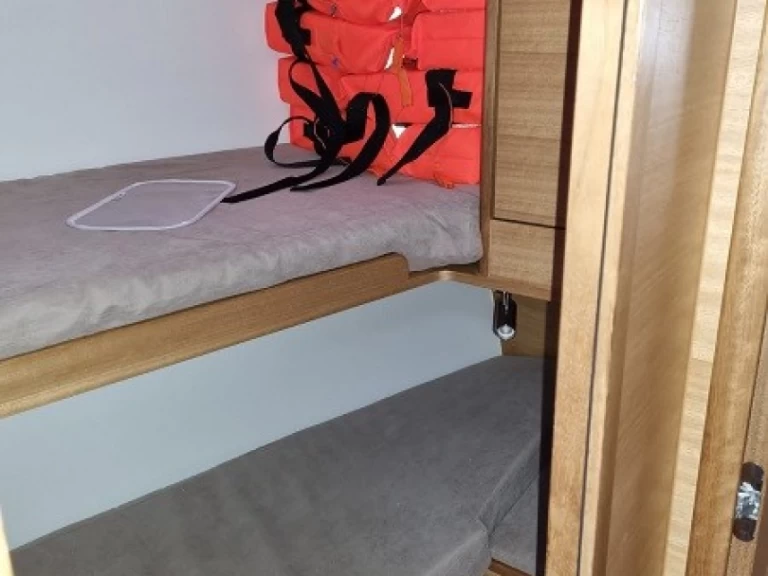 Żaglowiec do wynajmu w Trogir w najlepszej cenie