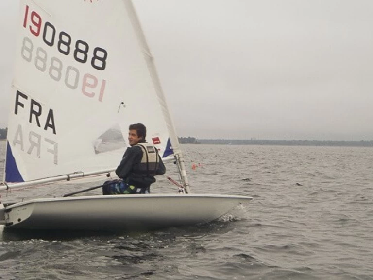 Wynajem w Carnac- LASER PERFORMANCE Laser Solo na SamBoat