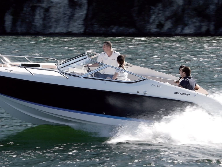 Wynajmij Motorówka z lub bez skippera Quicksilver w Marsylia