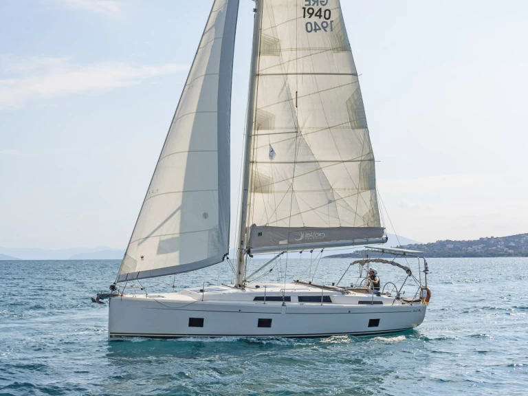 Wynajmij Hanse Hanse 418 w Lavrio