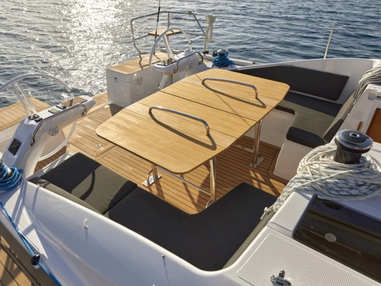 Wynajmij Elan Impression 45 w Sibenik