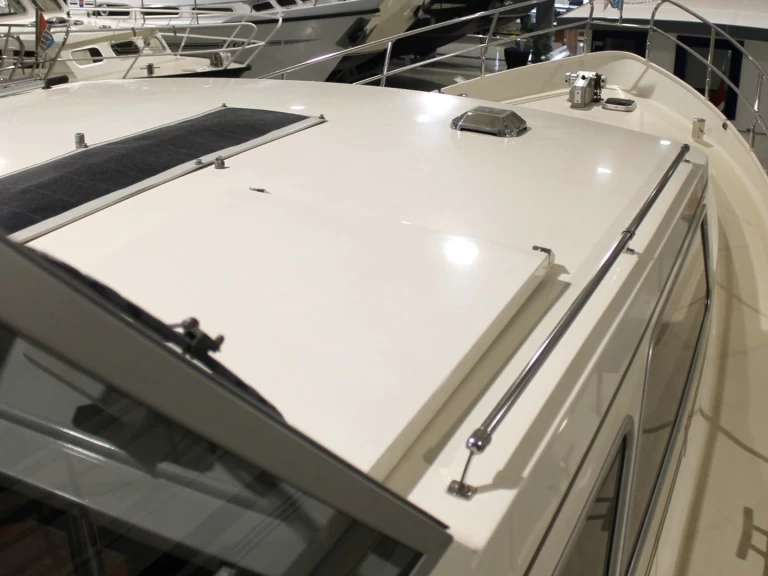 Pedro Solano 38 "Charlotte" między profesjonalistami a osobami prywatnymi w Zehdenick