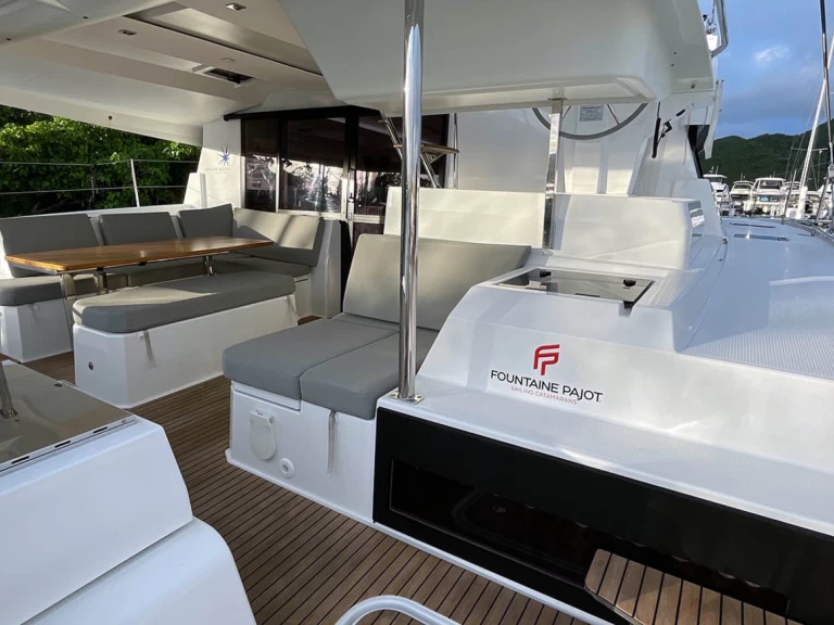 Wynajem Katamaran w Road Town - Fountaine Pajot Astrea 42