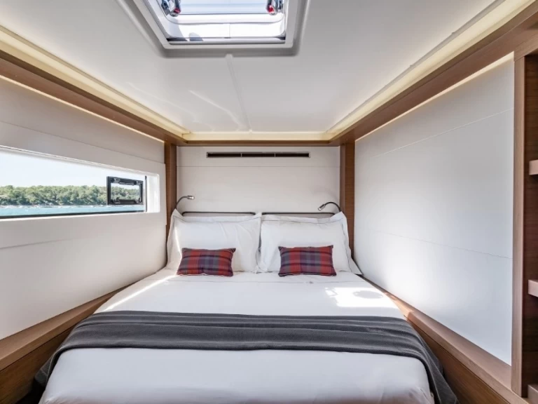 Lagoon Lagoon 46 między profesjonalistami a osobami prywatnymi w Parham Town