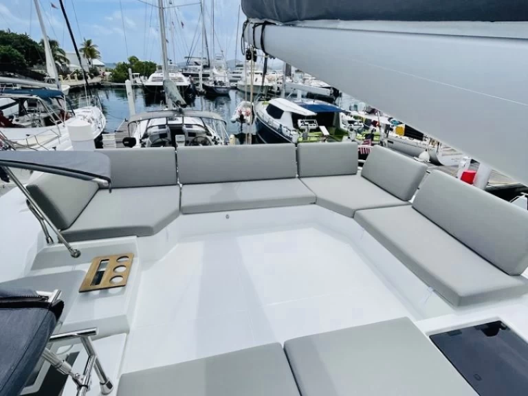 Wynajmij Fountaine Pajot Elba 45 w Road Town