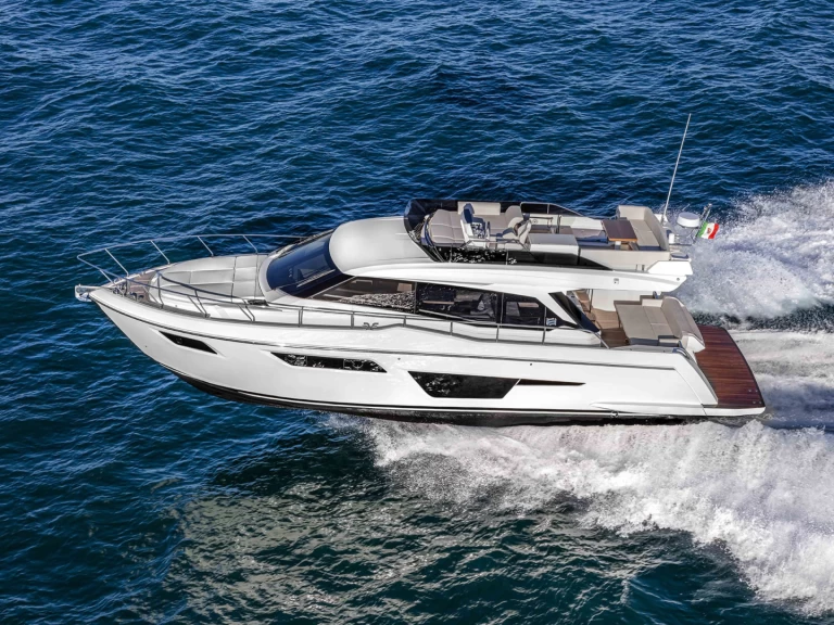 Wynajem łodzi Podstrana tanio Ferretti Yachts 500
