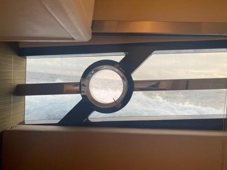 Rio Yachts 42 Air między profesjonalistami a osobami prywatnymi w Nettuno