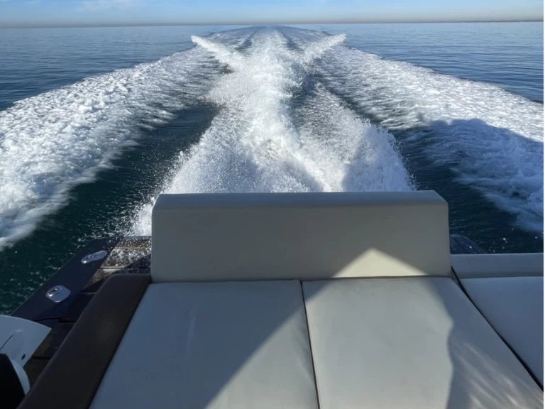 Motorówka do wynajmu w Nettuno w najlepszej cenie