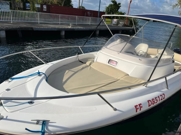 Wynajem w Les Trois-Îlets- Jeanneau Cap Camarat 715 WA na SamBoat