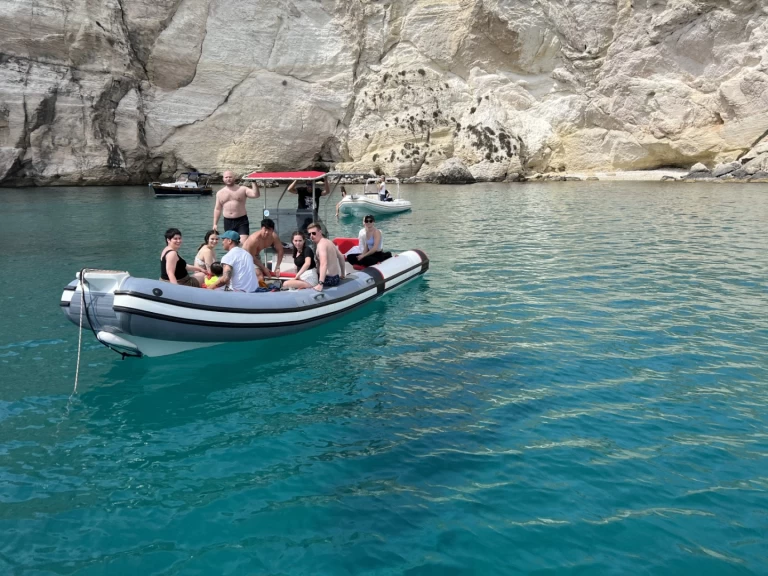 Łódż półsztywna do wynajmu w Cagliari w najlepszej cenie