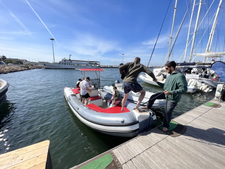 Lomac Lomac 800 IN między profesjonalistami a osobami prywatnymi w Cagliari