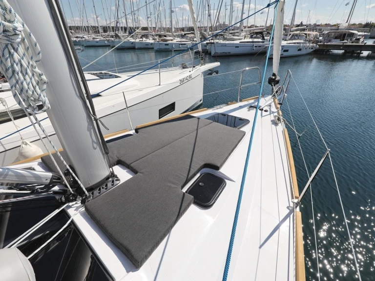 Wynajem Żaglowiec w Biograd na Moru - Elan Impression 40.1