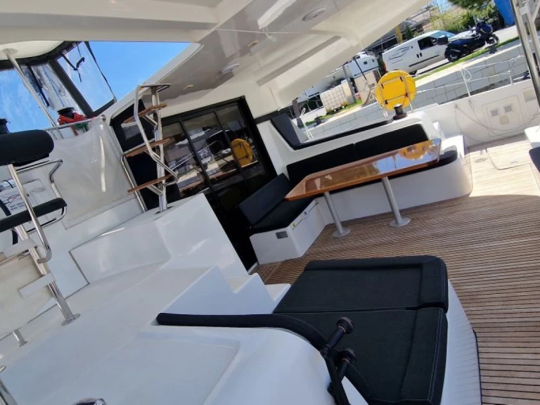 Wynajem łodzi Lagoon Lagoon 42 w Trogir na SamBoat 