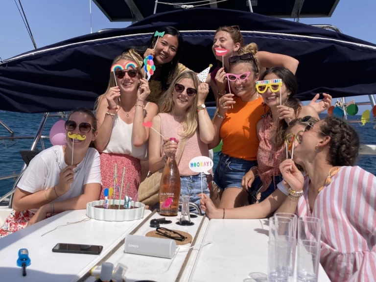 Jeanneau Sun Odyssey 45.1 między profesjonalistami a osobami prywatnymi w La Seyne-sur-Mer