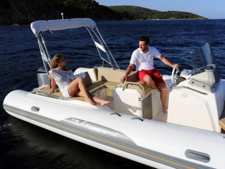 Wynajem łodzi Mahon tanio Tempest 770