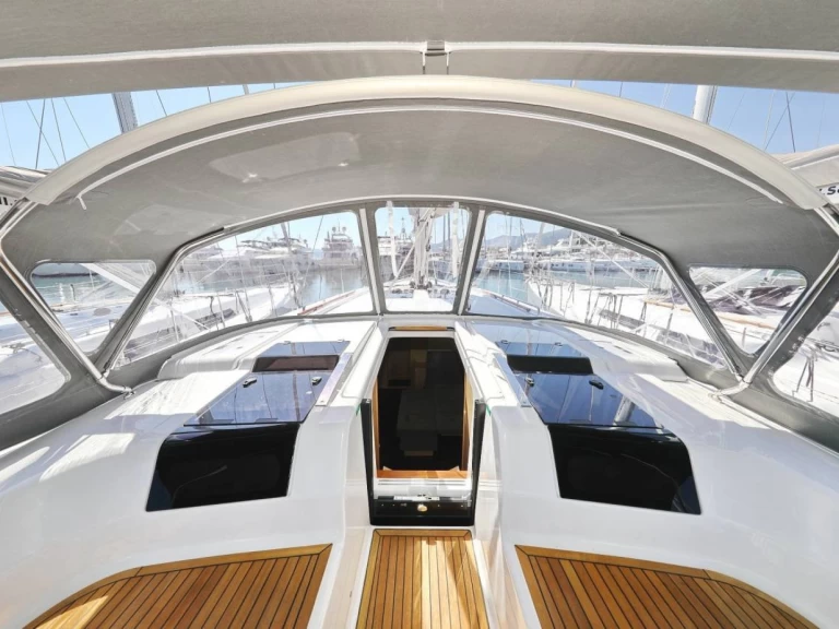 Żaglowiec do wynajmu w Sibenik w najlepszej cenie