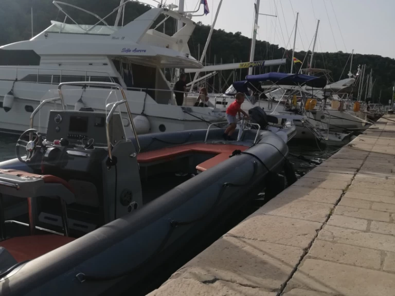 Wynajem Łódż półsztywna Marlin Boat z patentem 