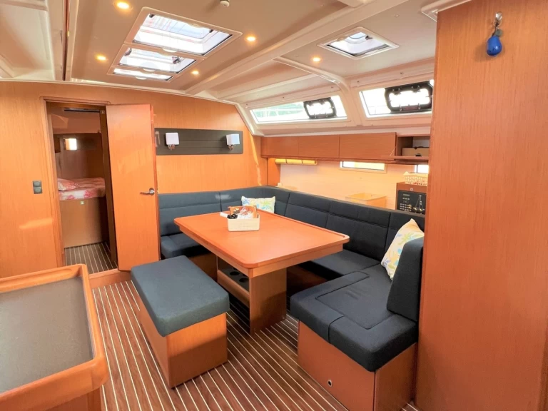 Żaglowiec do wynajmu w Split w najlepszej cenie