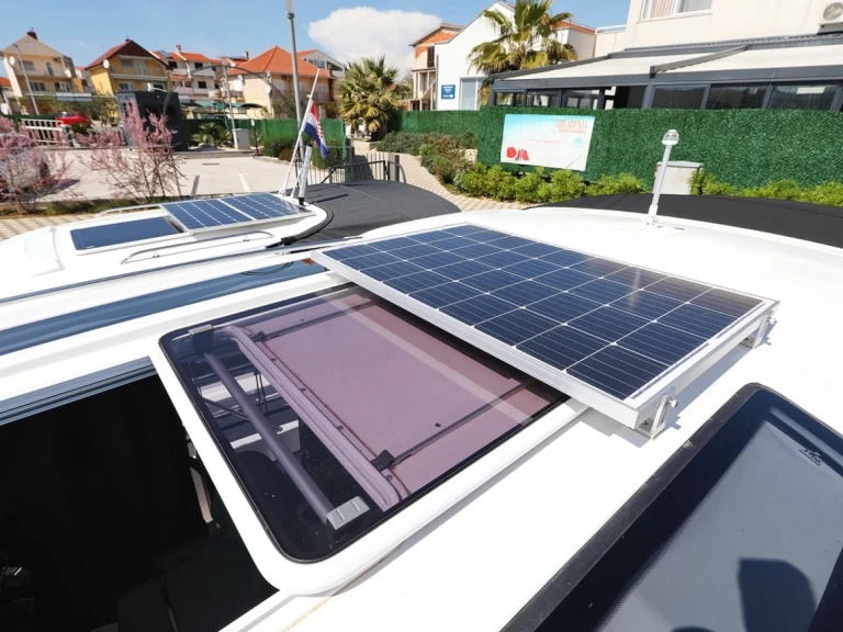 Wynajem Motorówka w Pirovac - Bénéteau Antares 9 OB