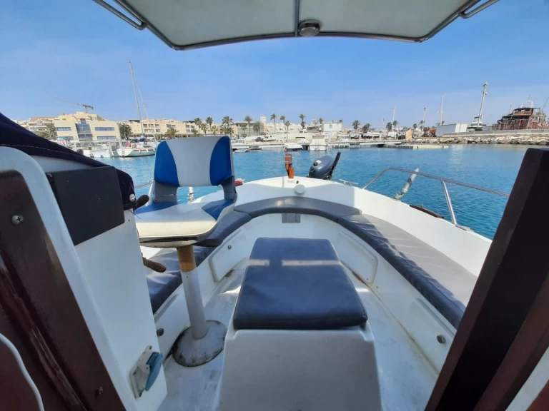 Wynajem łodzi Garrucha tanio Menorquina 500