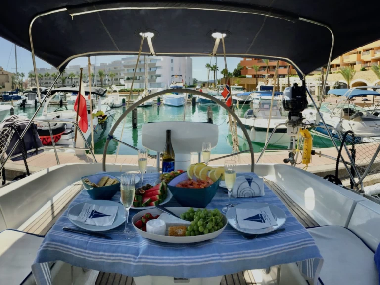 Wynajmij Żaglowiec z lub bez skippera Jeanneau w Puerto Sotogrande (Marina)