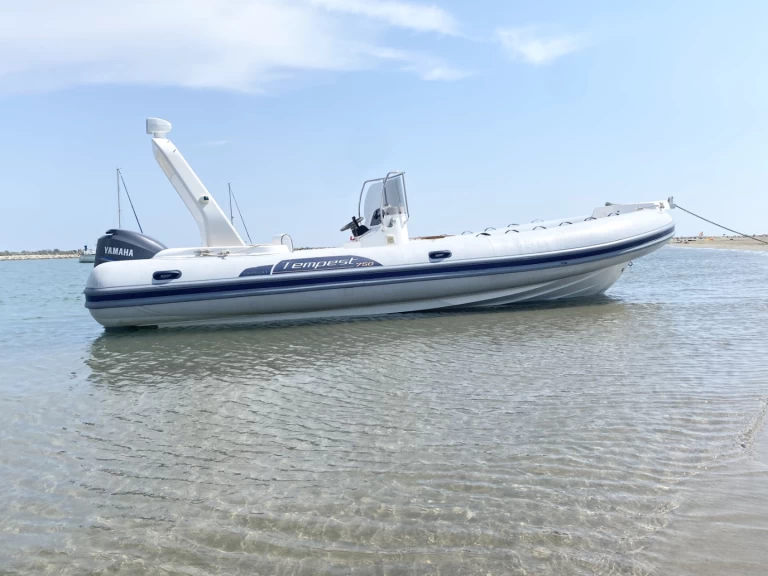 Wynajem łodzi Port-Camargue tanio Tempest 750