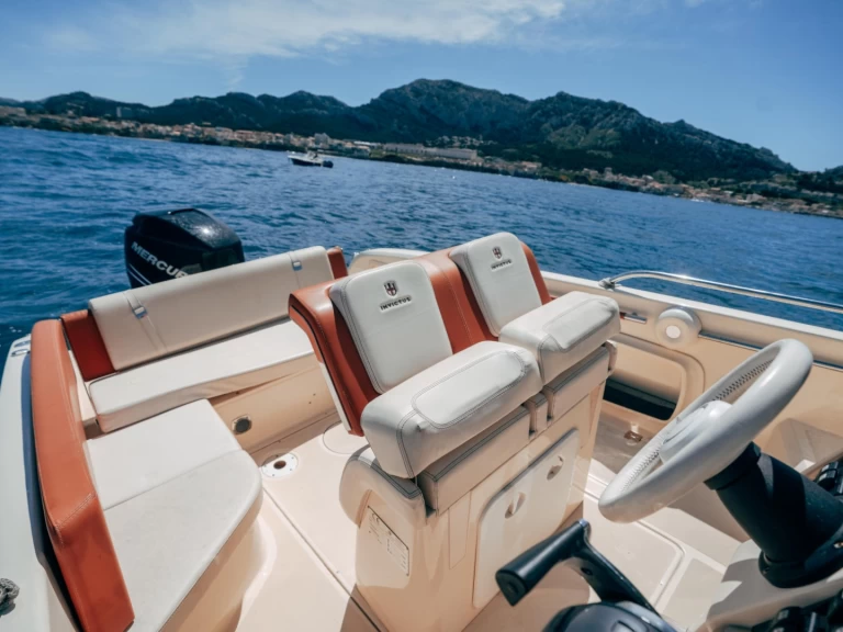 Wynajmij Invictus  Invictus 240 CX w Marsylia