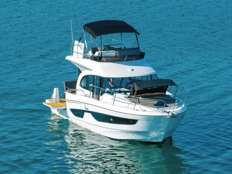 Wynajem Motorówka w Pirovac - Bénéteau Antares 11 FLY