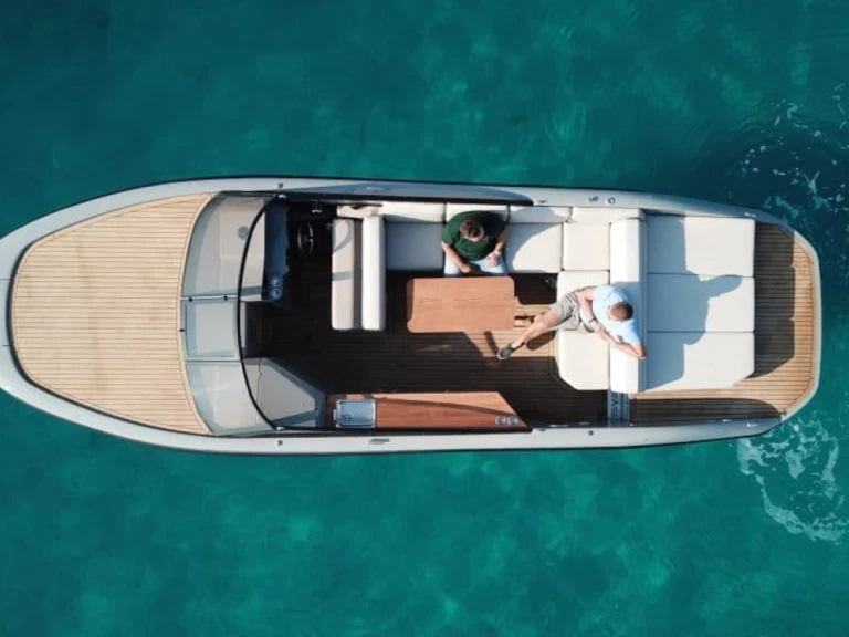 Motorówka do wynajmu w Porto-Vecchio w najlepszej cenie