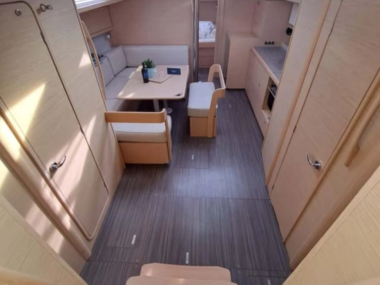 Dufour Dufour 430 między profesjonalistami a osobami prywatnymi w Jezera