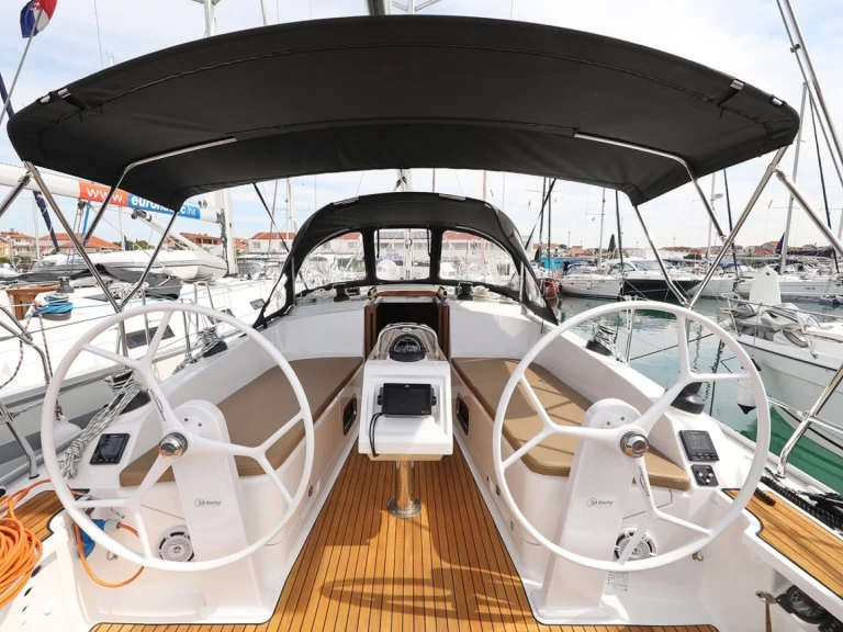 Wynajmij Żaglowiec z lub bez skippera Bavaria w Pirovac