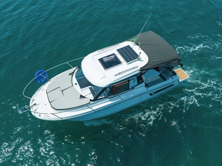 Wynajem Motorówka Jeanneau z patentem 