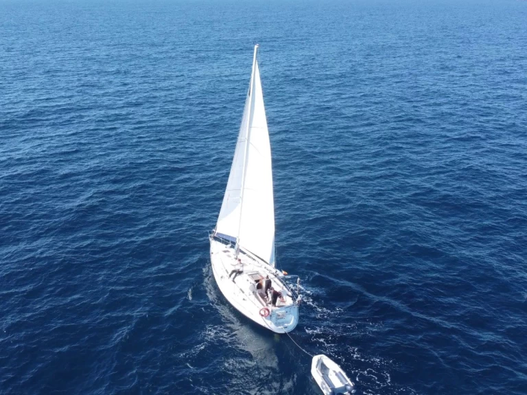 Bavaria Bavaria 36 między profesjonalistami a osobami prywatnymi w Mahon Port