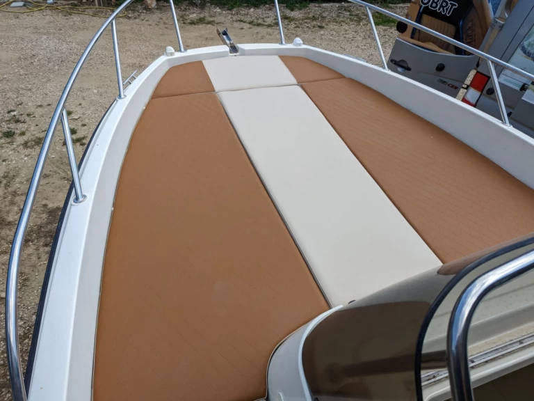 Wynajem łodzi Quicksilver Activ 675 Sundeck w Novi Vinodolski na SamBoat 