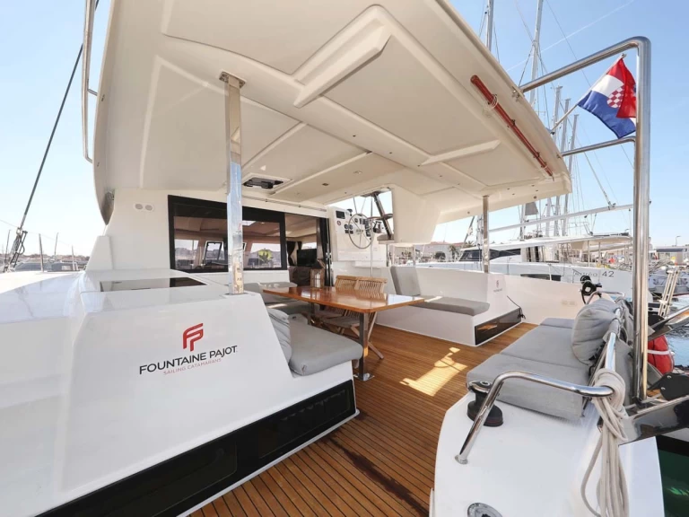 Wynajem łodzi Fountaine Pajot Lucia 40 w Pula na SamBoat 
