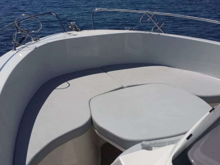 Wynajem łodzi Antibes tanio Pacific Craft 670 Open Trendy